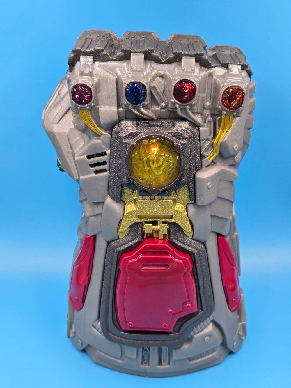 Hasbro Marvel Avengers Thanos Silver Infinity Gauntlet Fist Electronic Light and